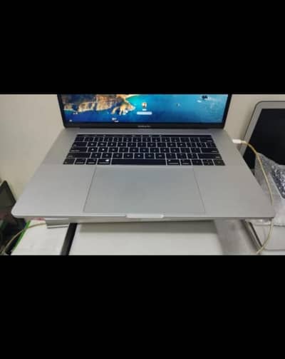 mackbook pro core i7 with graphic card