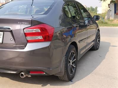 Honda City i-VTEC Automatic Bumper To Bumper