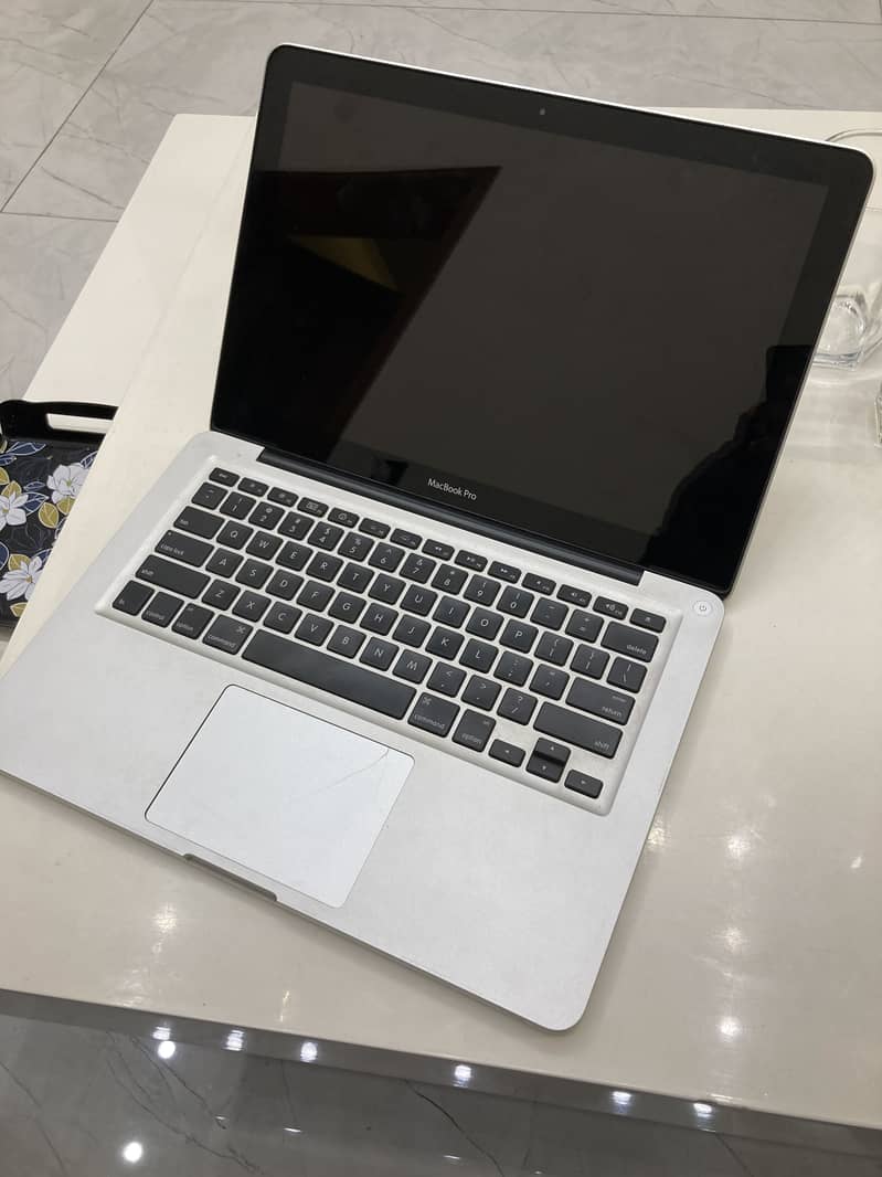 MACBOOK PRO 1