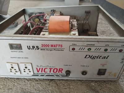 Victor UPS 2000 W  24volts