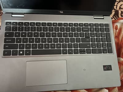 Dell latitude 5520- core i7 11 gen