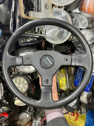 works sports 3-spoke steering wheel