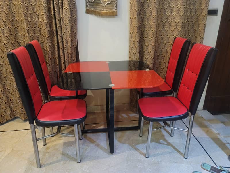 Modern and bold: Stylish Red & Black 4 Seater Glass dining Table. 5