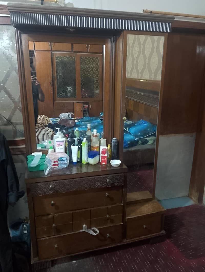Dressing Table 0