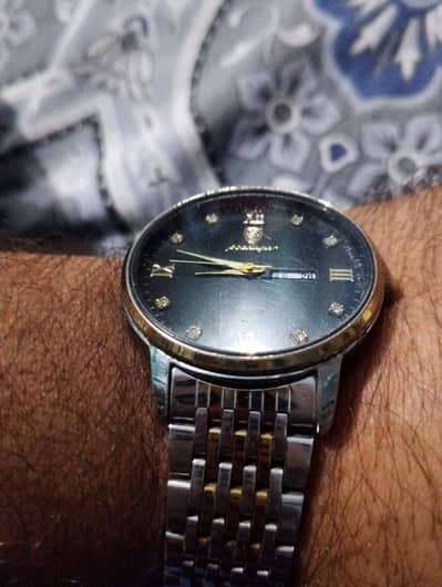 used Mai hai watch Dubai sa leee thi . . price final han