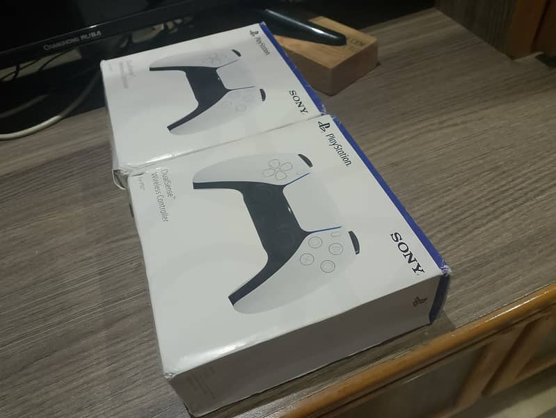 PS5 White Controller - COD Available 3