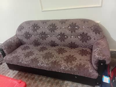 5 Seater Sofa Set Urgent For Sale