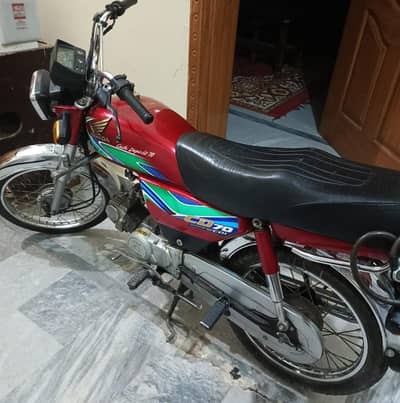 Honda CD 70 in very good condition 1st owner
