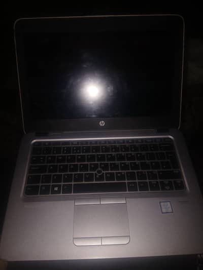 Hp Elite book 820 G3 core i5 6th gene