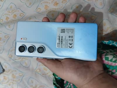 Techno camon 40 pro 8 GB 256 gb