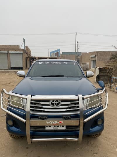 Toyota Hilux vigo champ G Pakistani