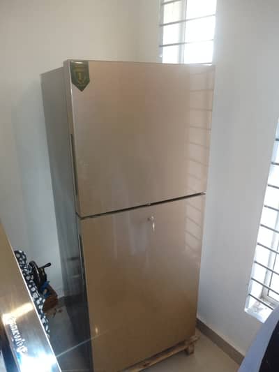 Haier jumbo size freezer condition 9/10 appearance 10/10