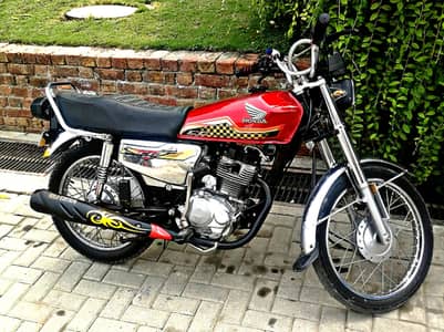 Honda cg 125 self , special editions very good condition