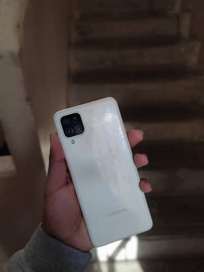 Samsung A12