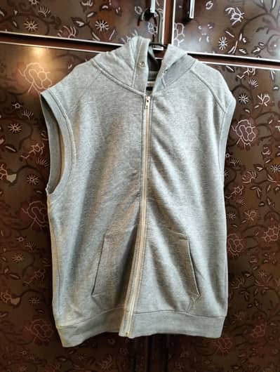 sleeveless hoodie