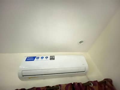 Dawalnce ac brand new just used in 6 month finial  price   1 lakh