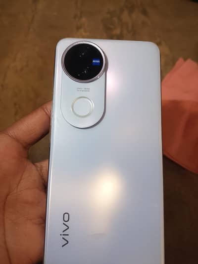 Vivo v50