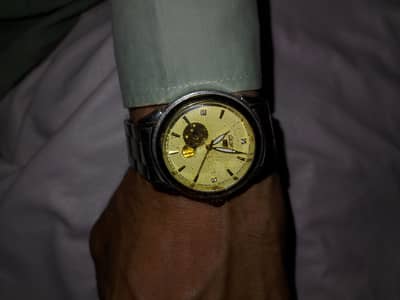 Seiko automatic golden man's wrist watch,