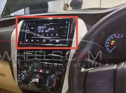 TOYOTA YARIS ORIGINAL CD AND DVD PLAYER