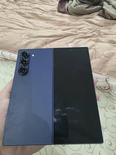 samsung glaxy z fold 6 like new condition just aik neshan hai ring py