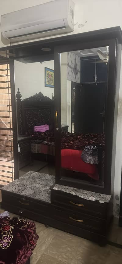 Dressing with long mirror