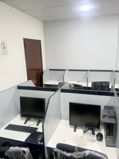Furnished office Available with Laptop Ideal for soft ware house/call center Gulshan Iqbal
