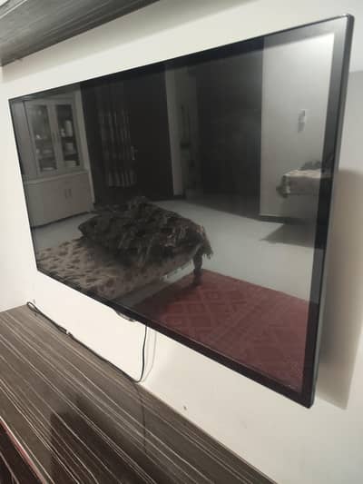 China LED TV – Like New | Crystal Clear Display 43'