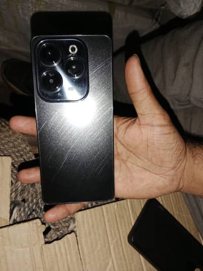 Infinix Hot 40 Pro