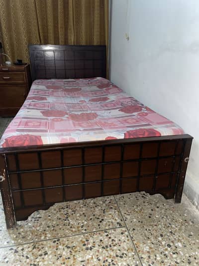single bed. . contect only whatsapp (03269877957)