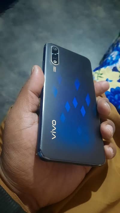 vivo S1