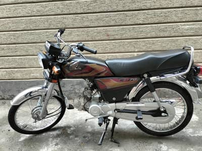 honda 70/ honda CD 70/honda/70/honda showroom