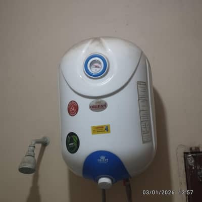 Instant Electric geyser