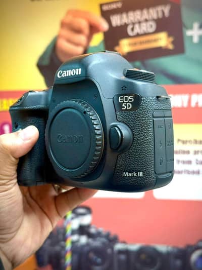 Canon 5D Mark iii only body