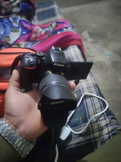 Nikon D5600 DSLR with 128GB SanDisk & 2 Batteries