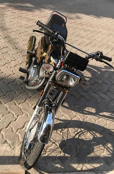 Honda 125 special adition gold