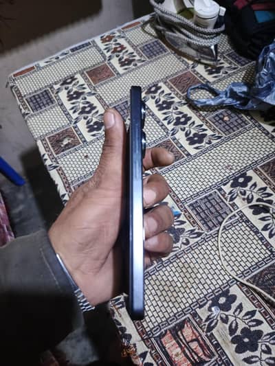 redmi note 13 Pro 8GB RAM 256 GB room