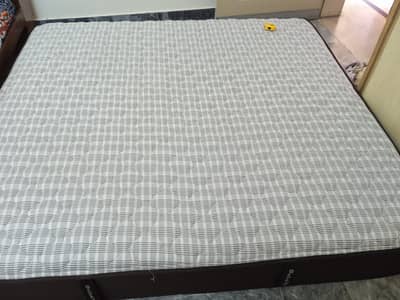 Dolce Vita SKU CloudPlus Medicated Mattress King Size 78x72 Almost new