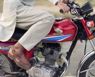 Honda CG 125 2010 Condition 10/10 biometric available