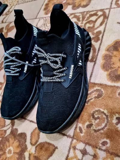 New branded fashion shoes size 40/ made in P. R. C