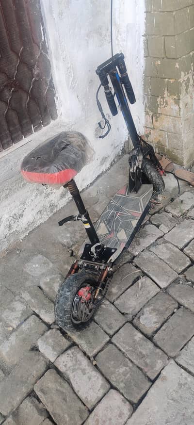 E10 Scooti