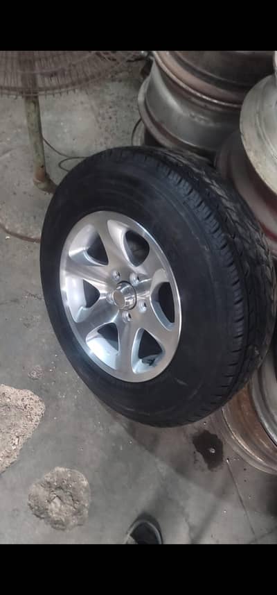 alloyrims for toyota hiace. 15 inch 5 nuts only rims