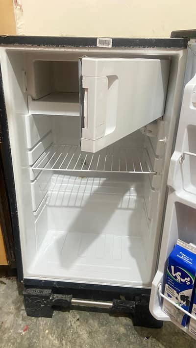 Dawlance mini sungle door fridge