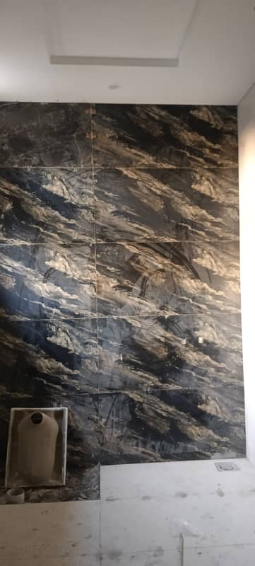 1 KANAL BRAND NEW UPPER PROTION FOR RENT