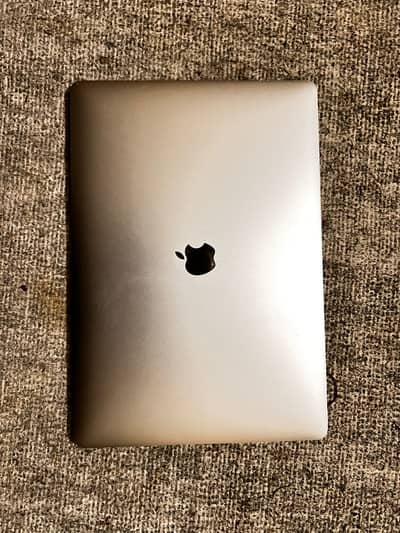 MacBook Pro 2019 – i9 | 15-inch | 32GB RAM | 1tb SSD