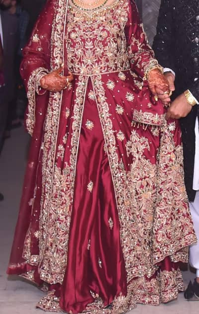 bridal lagna ha jasa pic ma dakh rahy us say b acha ha