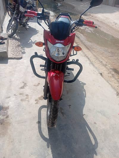 GR 150 Suzuki Red