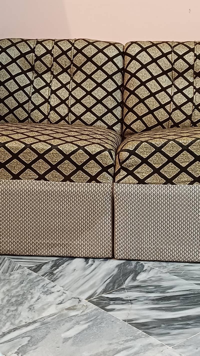 4 seater Sofa 2