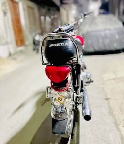 Honda CD 70 RED Colour