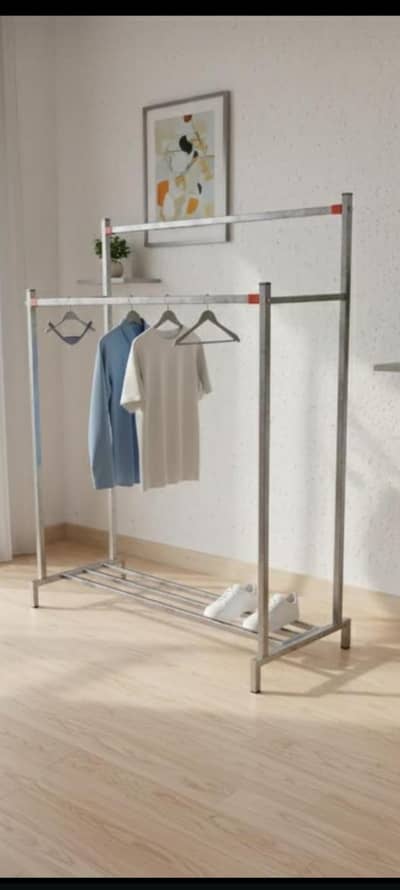 Double pillar boutique stand