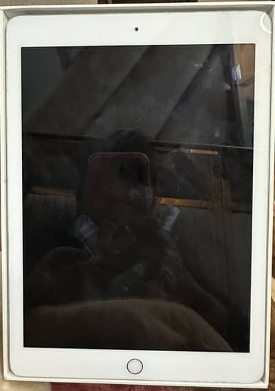 Apple ipad 6th generation 10/10